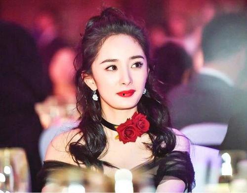 女明星乌,从平凡到璀璨的明星蜕变之路